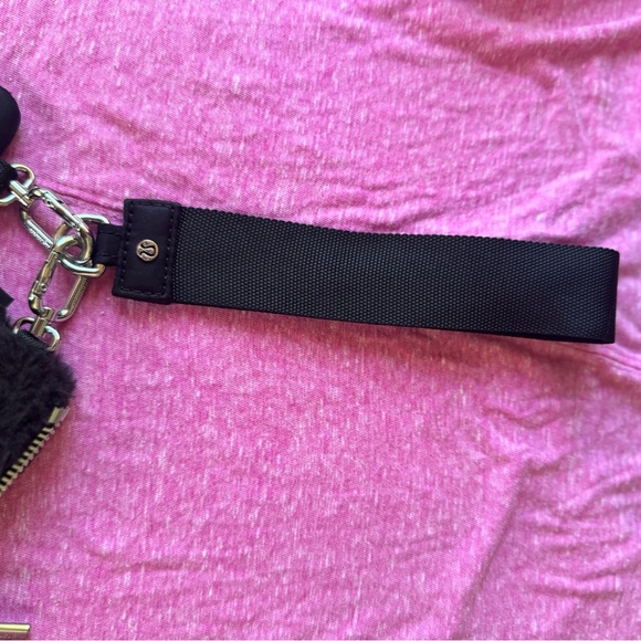 Lululemon Dual Pouch Wristlet
Plush Fleece - Black - Picture 4 of 10